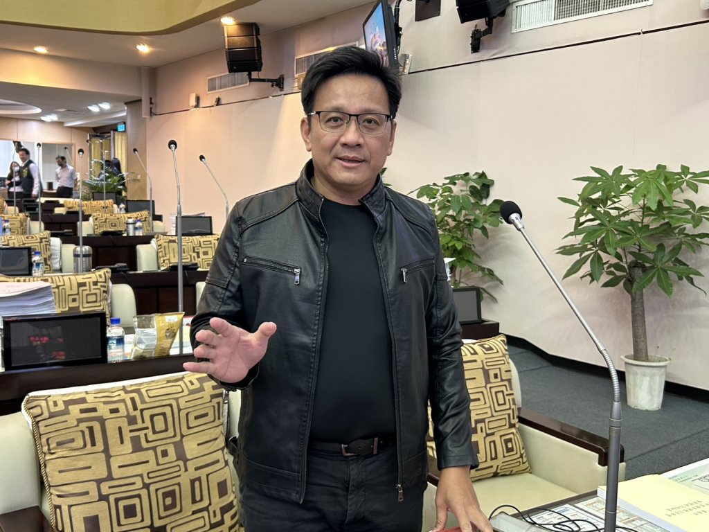 市議員黄肇輝希望市府AI智慧治理 科技應解決人民需要 而非監督人民