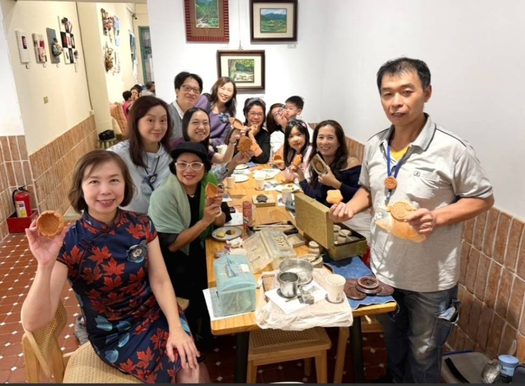 台灣女藝協會2025女藝花綻放「即墨絢彩」藝術聯展　13位手作藝術家以墨為底繪出生活的絢麗篇章