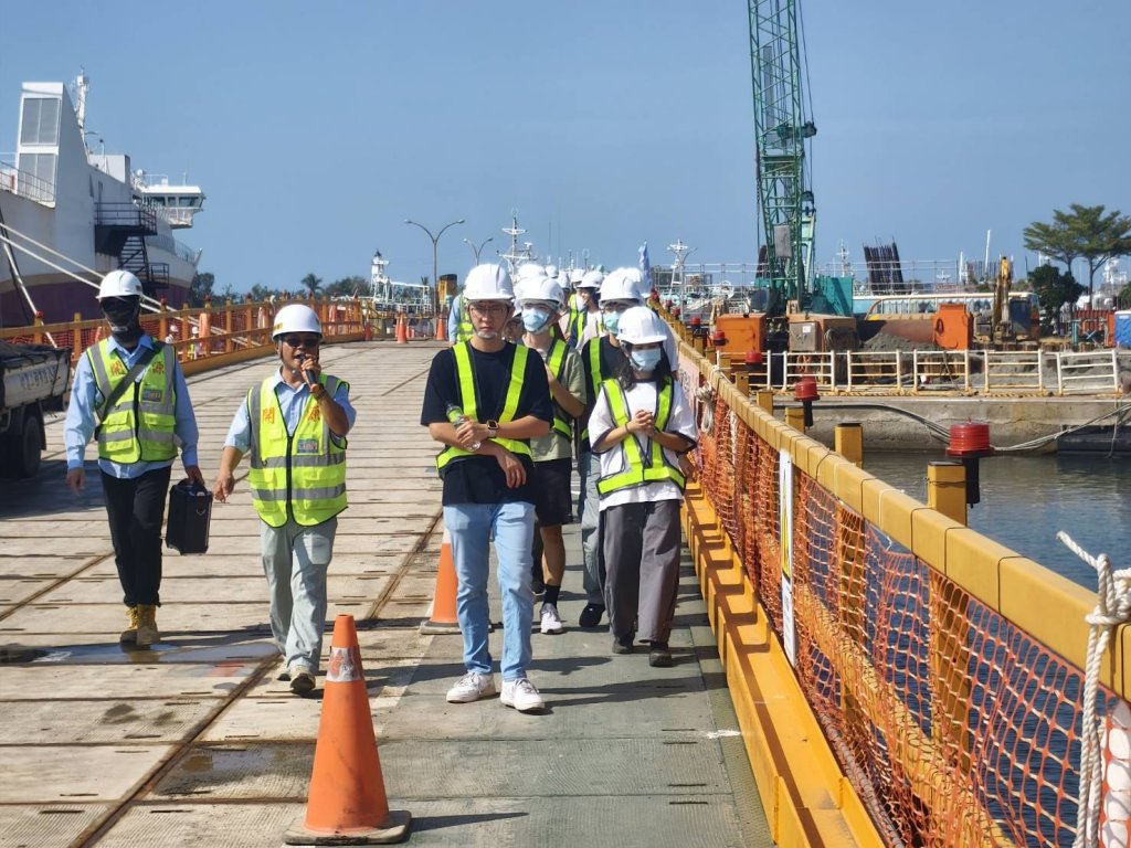 成大土木系參訪安平漁港跨港大橋工程 深入工程實務與廉政視野