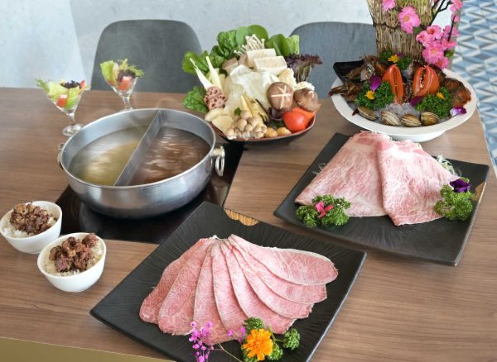 高雄福華響應普發一萬元　推出「Smile One尊爵海陸・一泊二 食」住房專案10,000元入住尊爵套房、豪華海陸套餐盡享頂級饗宴