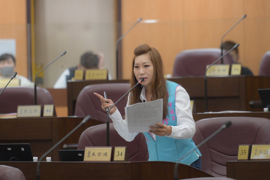 張善政率市府團隊出席市議會   議員朱珍瑤質詢多項市政議題
