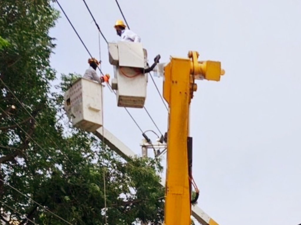鳳凰颱風來襲　台電新竹區處因應備妥搶修人力、車輛及相關設備機具並特別巡視點檢供電線路設備