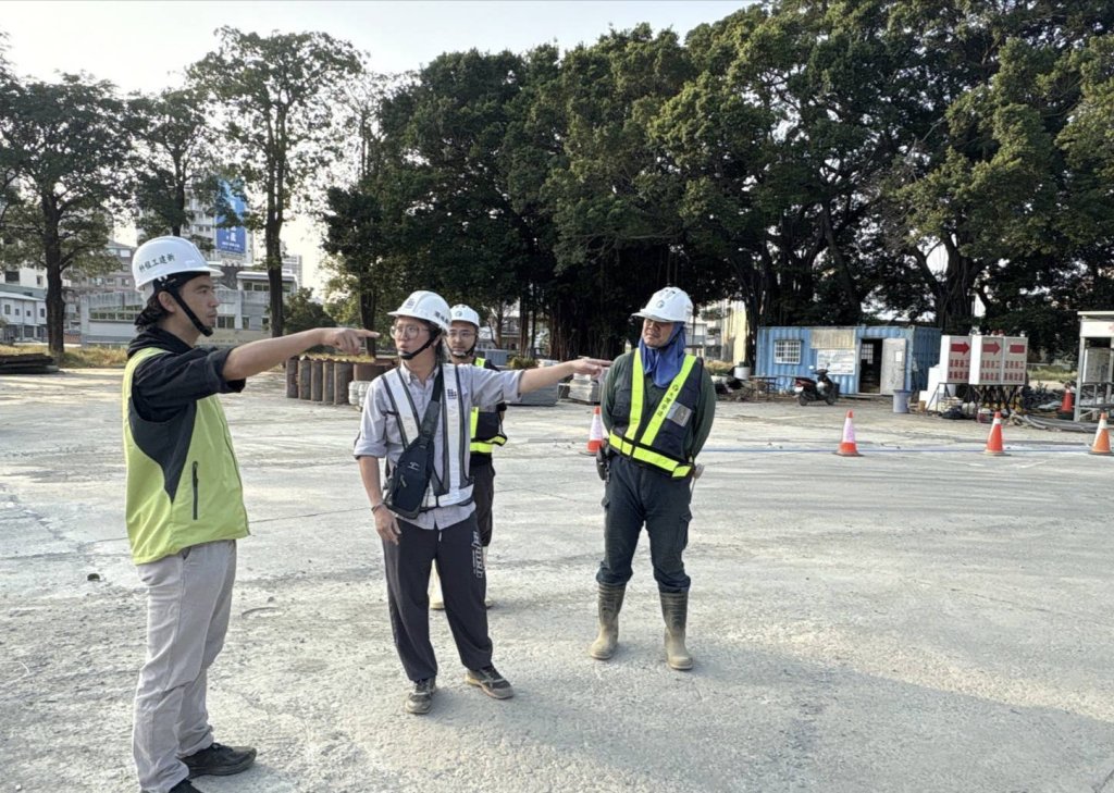 南市工務局全面備戰鳳凰颱風 嚴加稽查工地防汛整備