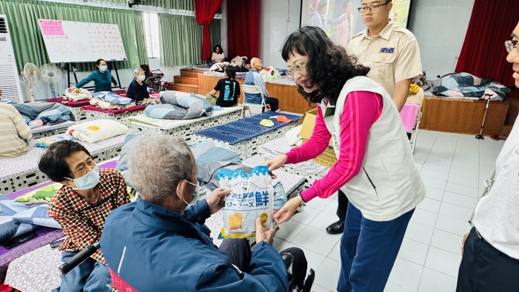 鳳凰颱風侵襲 南市社會局啟動收容關懷行動 