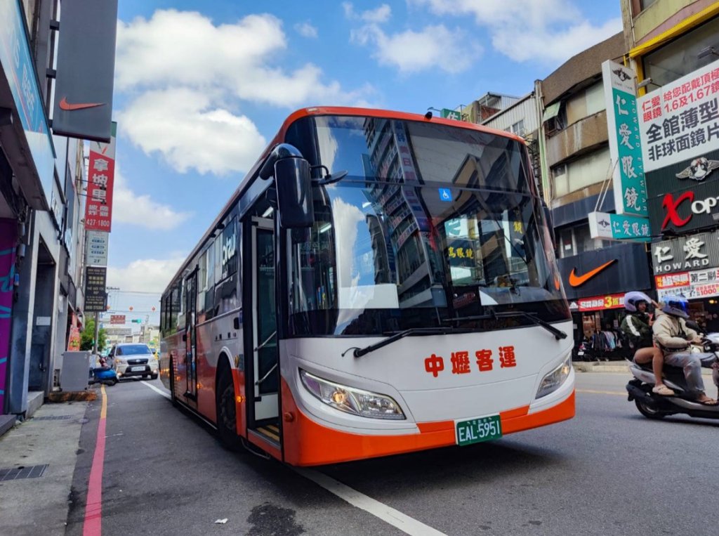 桃園市公車推動全天候開啟頭燈行駛與多項措施　 全面強化交通安全