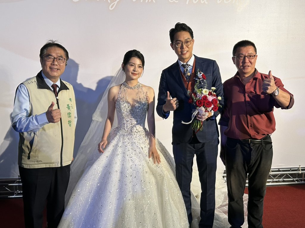 市議員李宗霖與陳嘉伶律師22日晚間舉辦世紀婚禮 黃市長、民意代表、媒體及親朋好友們給予祝福