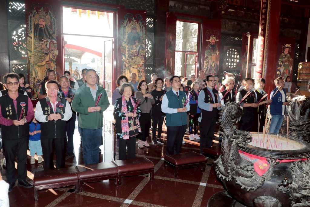 黃偉哲迎駕北港媽祖 盼庇佑將軍、北門區災後平安復原