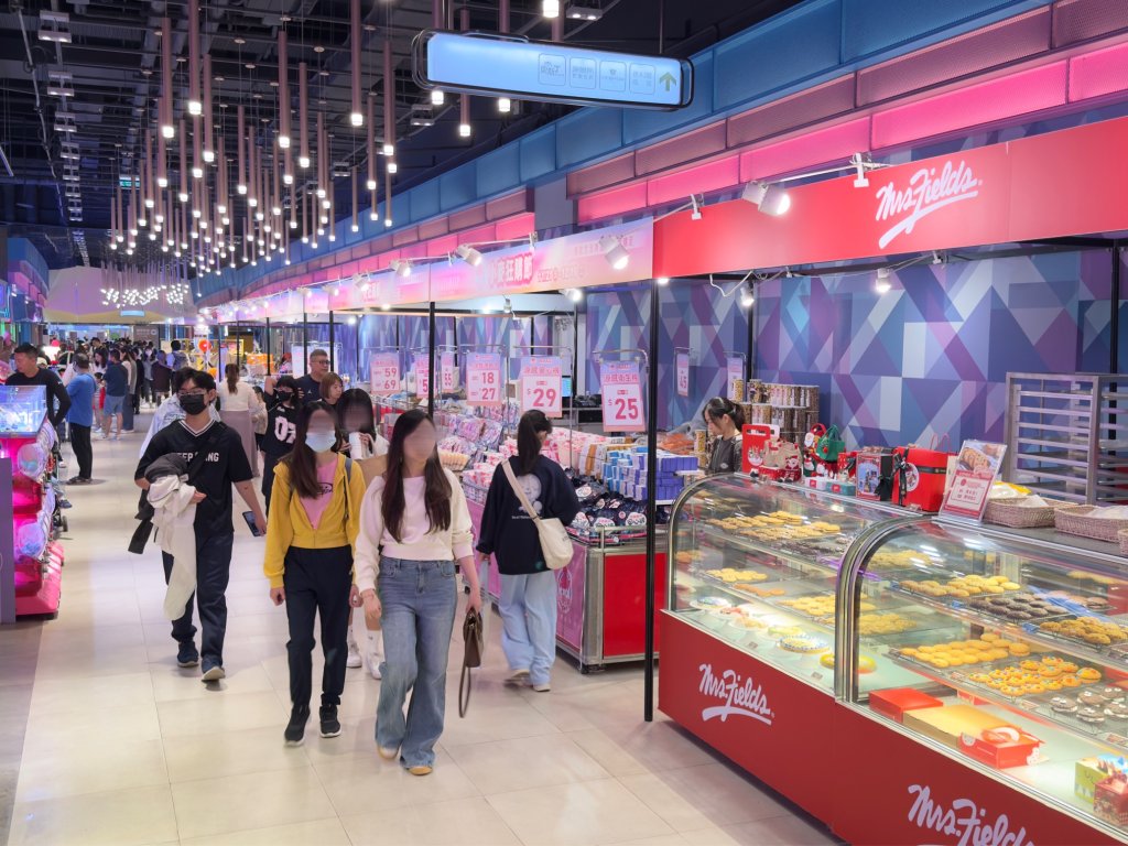 南紡聖誕歡樂月開跑 點數回饋、Podcast演出、霸軒與小美10週年特展輪番上陣