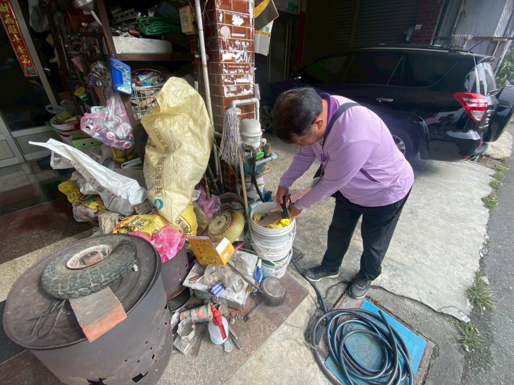 雖已入冬 南市禦敵從嚴 副秘書長徐健麟召開登革熱防治跨局處會議 持續防堵境外移入登革熱疫情！