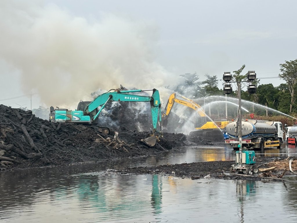 烏樹林暫置場火災最新進度 燃燒區域縮減、熱點監測無異常
