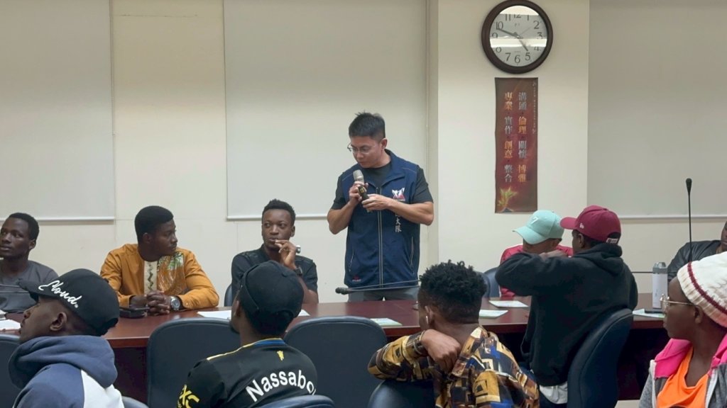 青春騎士要注意! 南警交大長榮大學外籍生宣導危險駕駛、防制毒、酒駕