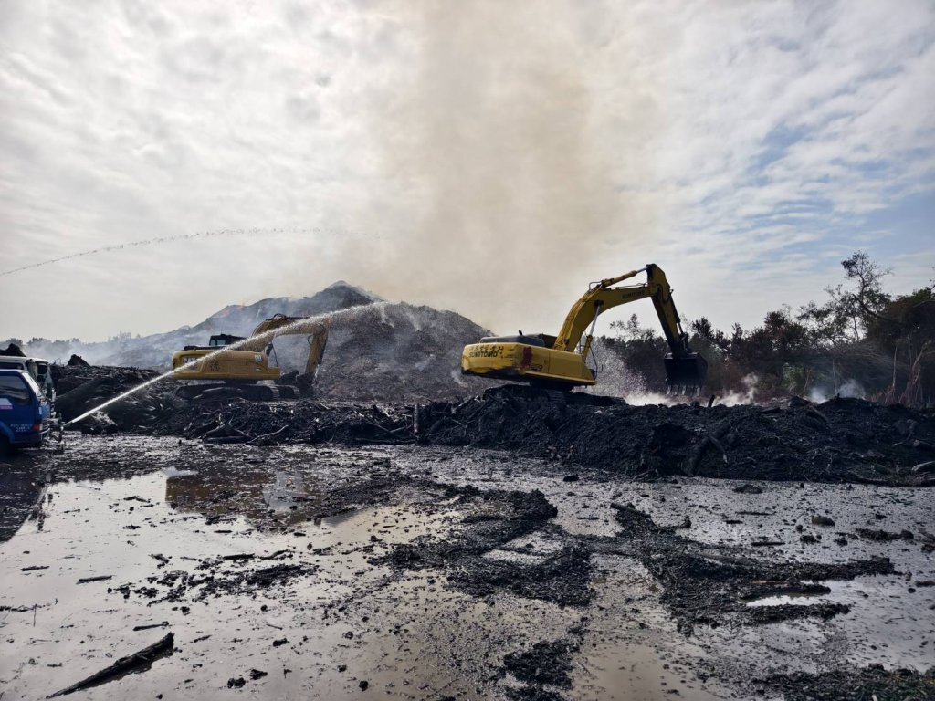 烏樹林暫置場火災最新狀況 燃燒區域縮減 