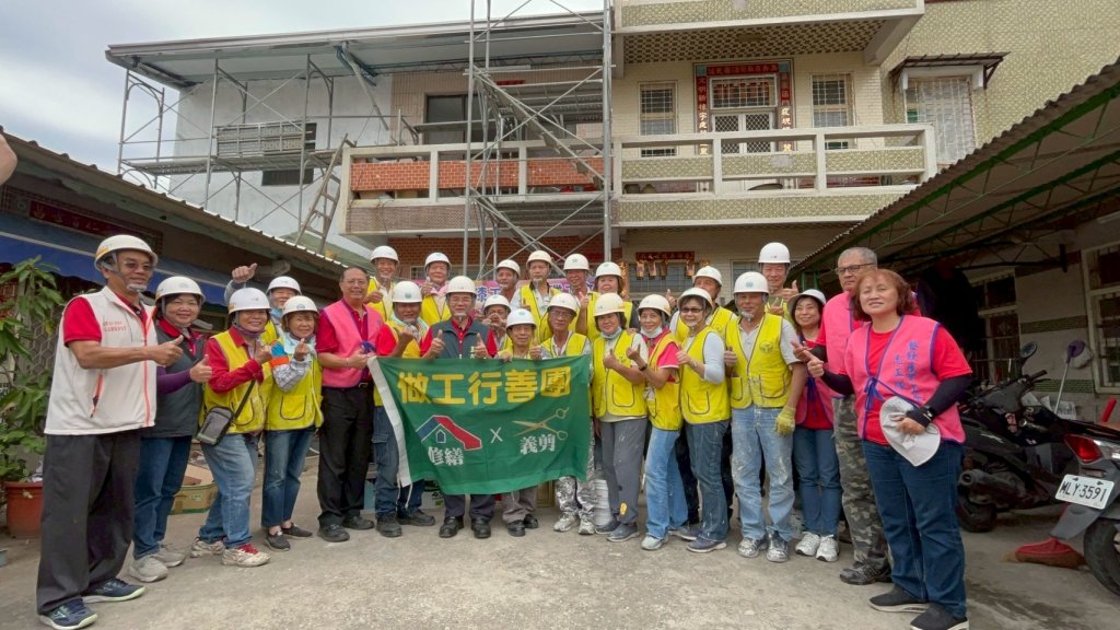 勞工局做工行善團兵分三路齊修繕 助弱勢災戶重建家園