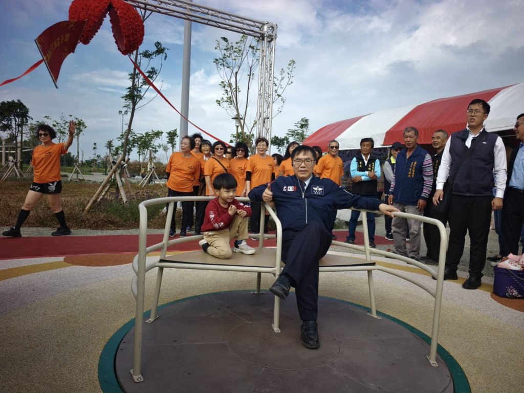 臺南第73座特色遊戲場啟用！ 黃偉哲：結合月津與月兔特色遊戲場 玩樂放電來鹽水
