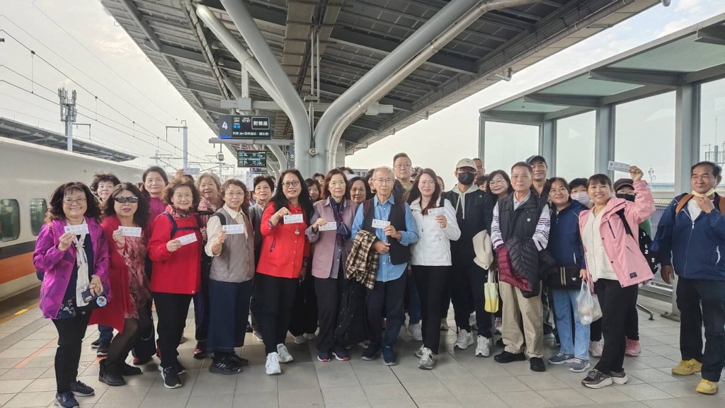 高鐵台南站關懷風災受災戶 讓重建家園長者展笑顏