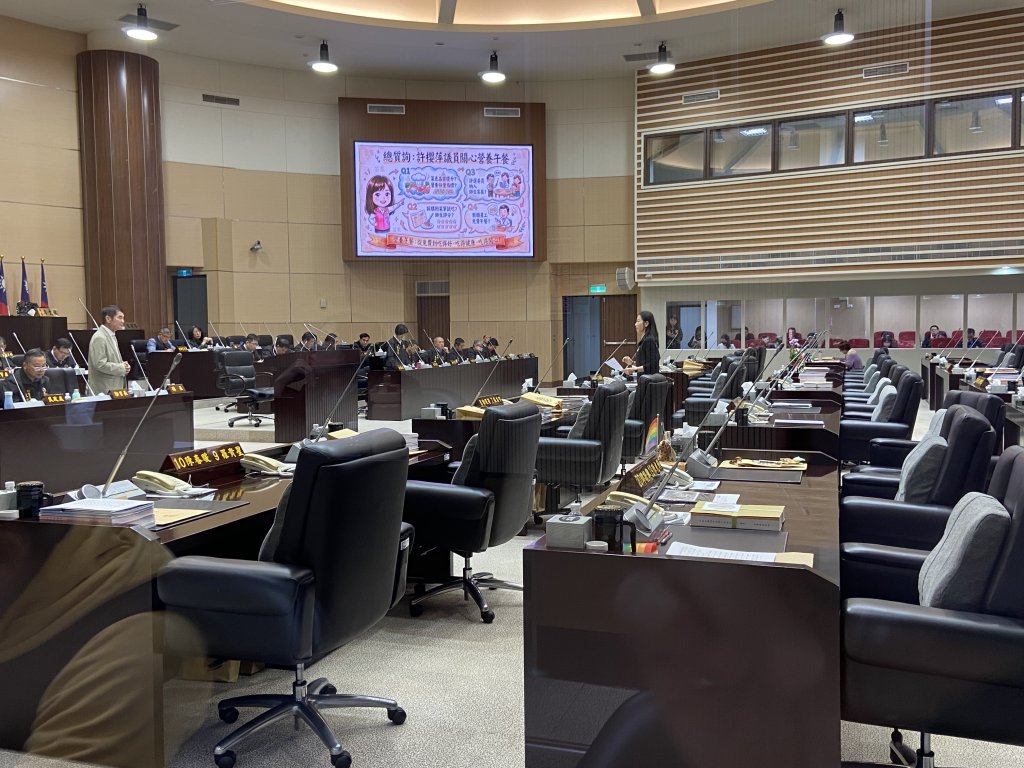 議會三位女力議員接力質詢　聚焦族群文化、公共建設與校園心理安全