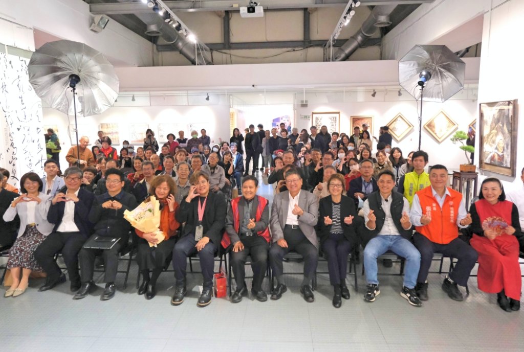 以「世紀奇峰」大霸尖山為核心主題　「黑崮蒔光」謝石鴻、謝亞傑父子書畫聯展竹縣美術盛大登場