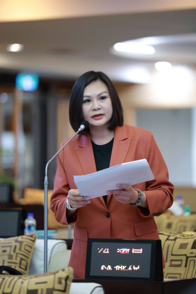 市議員林燕祝在黨團議員相挺下 破除不連任條款 連任書記長、全力面對大選