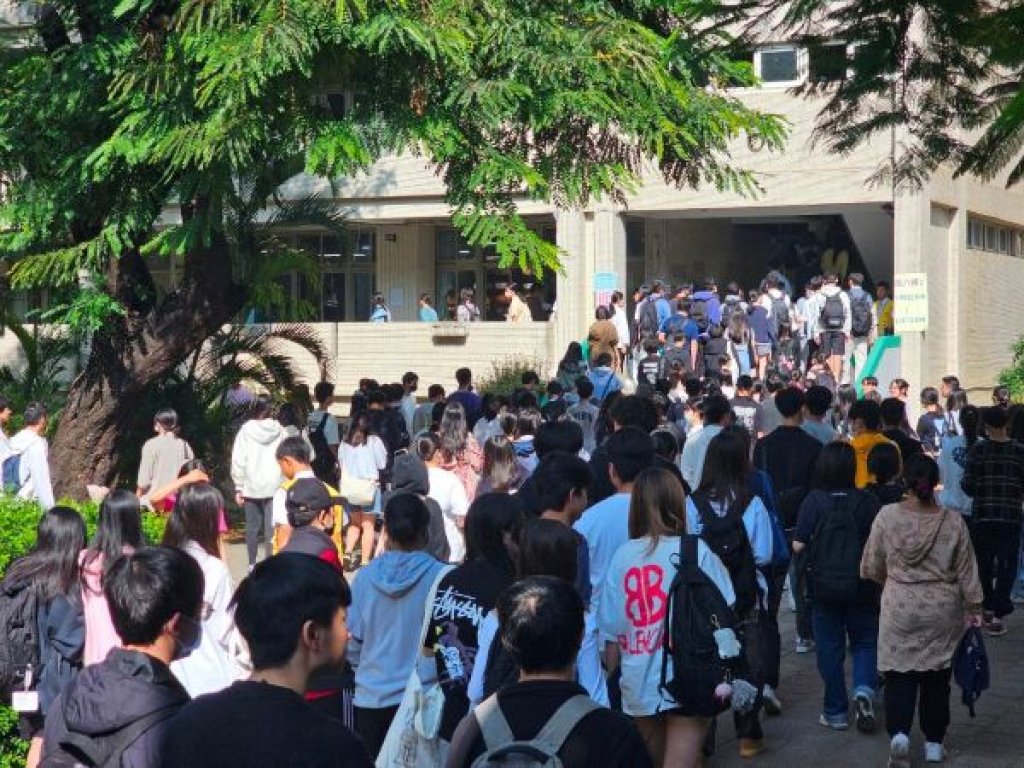 115學年度高中英語聽力測驗第二次考試  中山大學高雄(二)考區順利結束