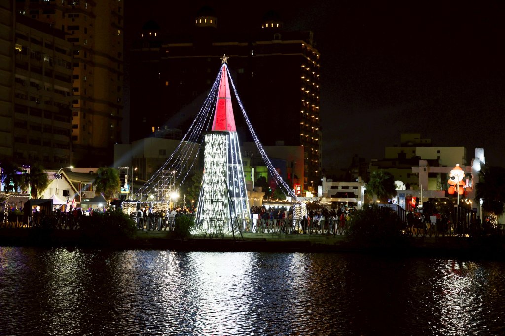 台南耶誕燈節中西區運河河樂燈區聖誕點燈 黃偉哲與市民共享佳節
