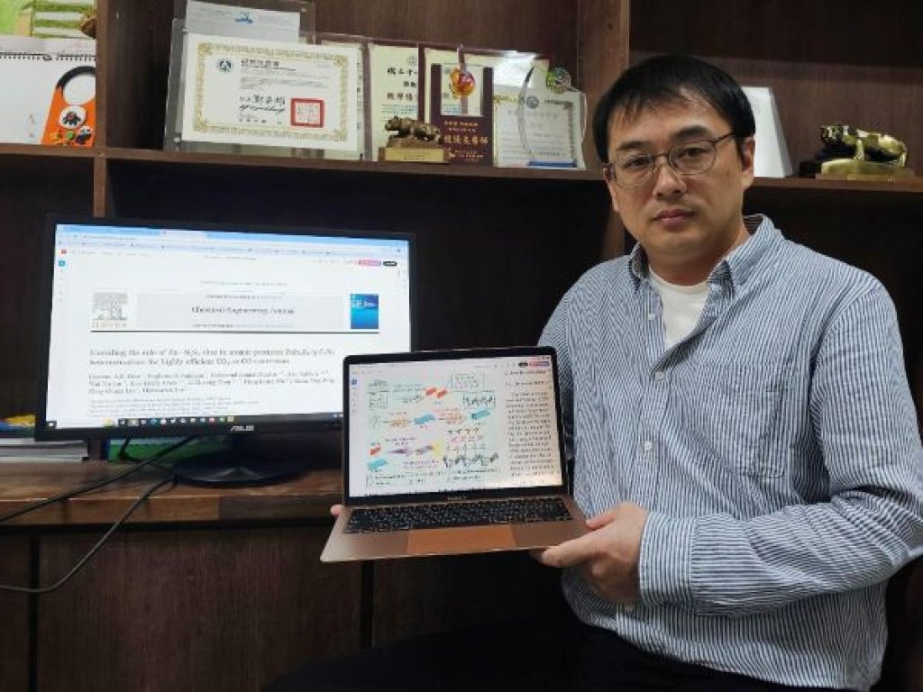  二氧化碳變黃金　中山大學創新光觸媒技術助減碳
