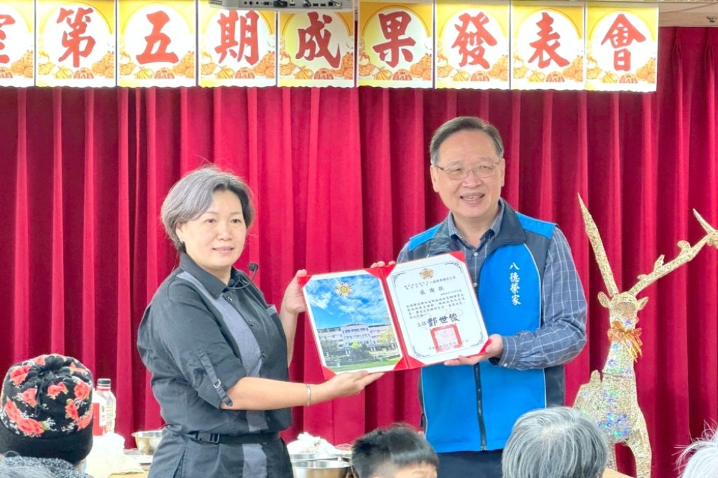 從「被照顧者」化身「指導者」　八德榮家烘培成果展住民長輩指導幼童體驗手作共創世代同樂好食光