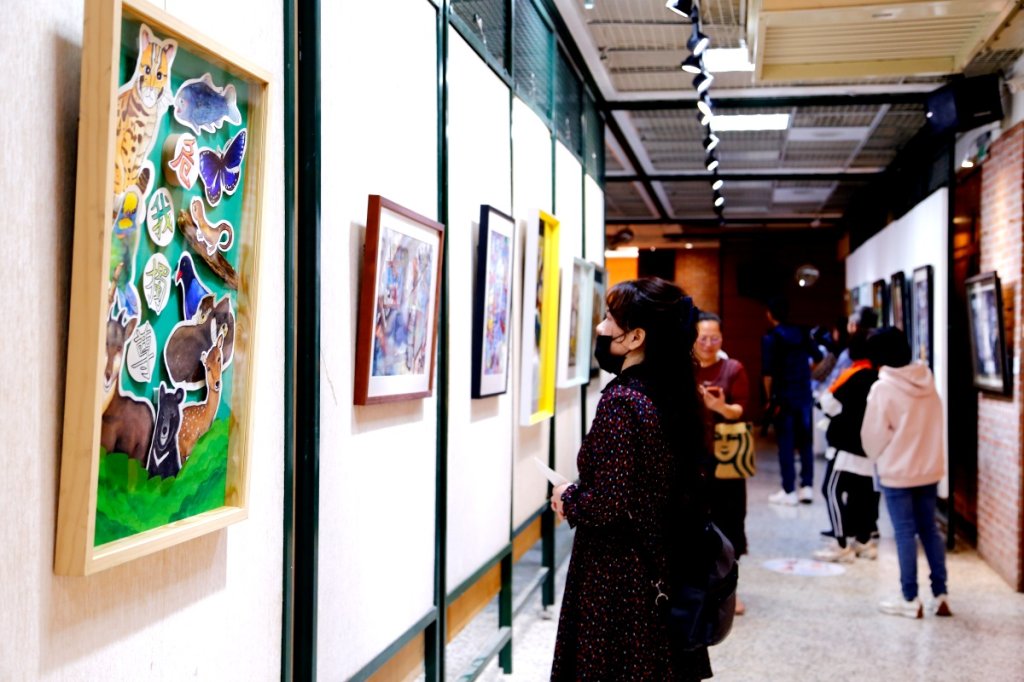 明仁國中美術班畢業美展- 『藝難評』展期至明年1月9日