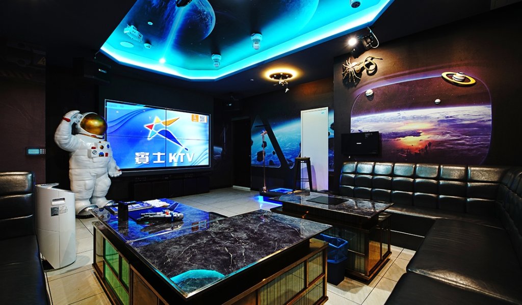 耶誕、跨年揪歡唱 賓士KTV早鳥就送美食抽電視！