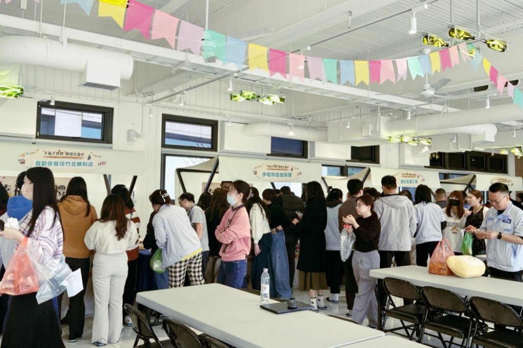 桃竹苗分署推出「幸福手作禮．傳愛送溫心」聖誕公益市集　帶領18家庇護工場走入企業增加曝光與銷售