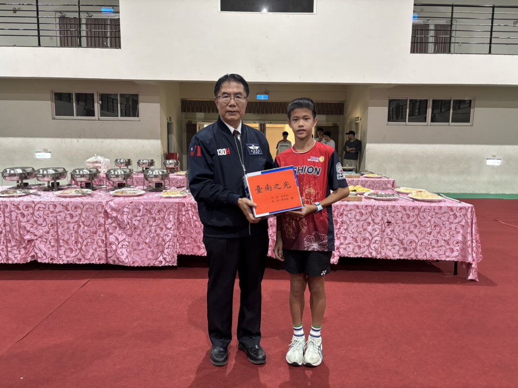 南市文化國小羽球隊全國國小盃奪雙冠 為臺南寫下光榮篇章