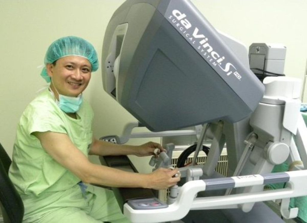 台灣達文西大腸直腸手術率先突破800例！  高醫王照元院長寫下新頁