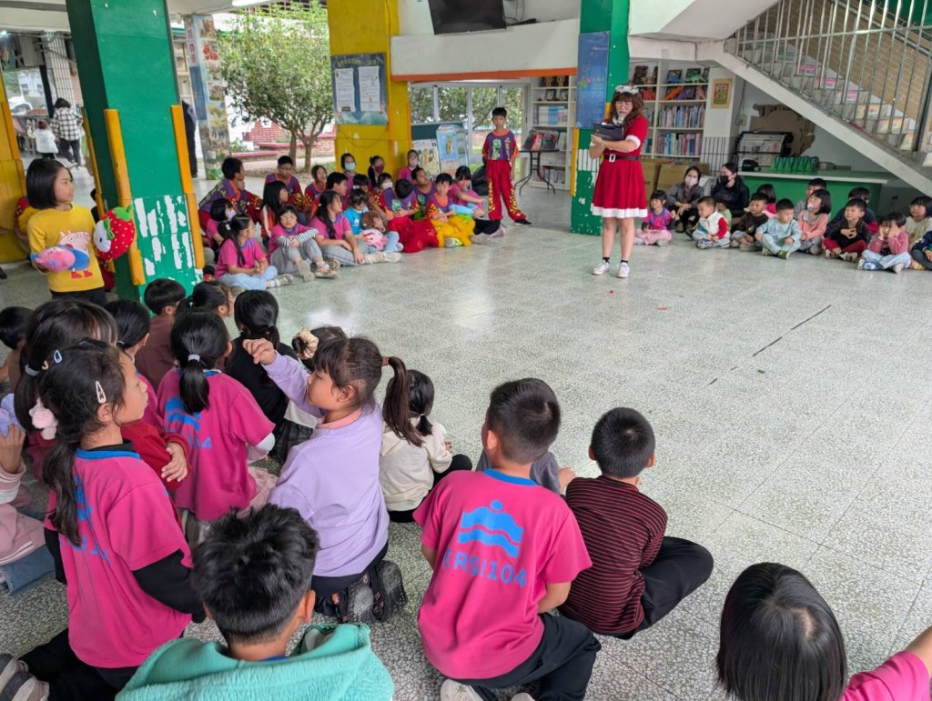 冬至送暖 大內慈善團體關懷偏鄉弱勢學童樂開懷