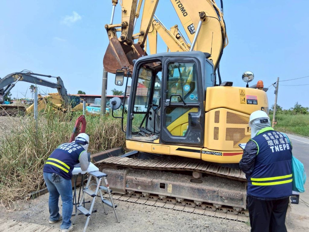 台南市環保局針對市府工程施工機具優先納管 黑煙改善更有感