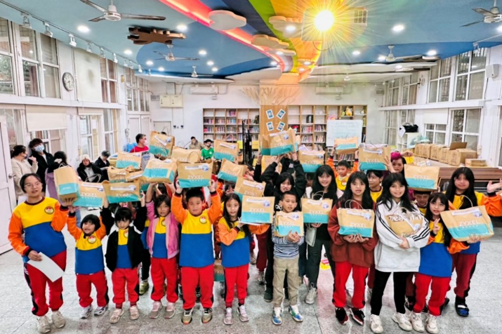 IC之音x國際法律事務所x群聯電子x葡萄王生技x顧氏文教基金會　《2025馴鹿環島》關懷7所偏鄉學校孩童