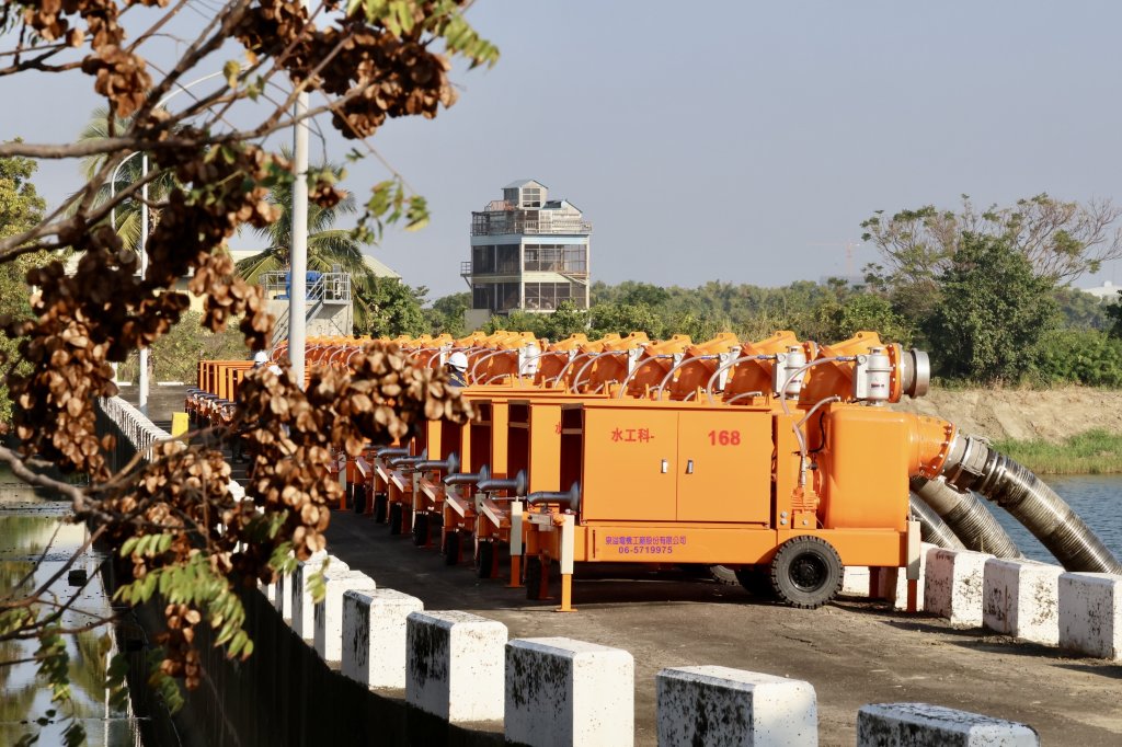 台南超前部署強化治水！60台移動式抽水機交機啟用 