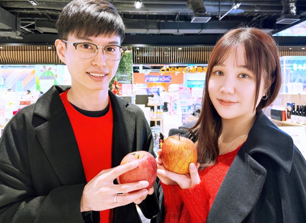 新年送「蘋」安，好運帶著走！　桃園遠百元旦起金級會員當日單筆滿1,000元以上發票換弘前蘋果乙顆