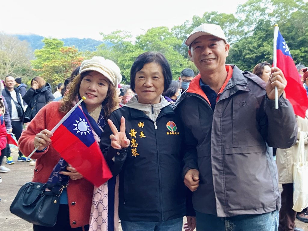 不畏天寒迎元旦　大湖鄉升旗暨健行活動參與熱絡