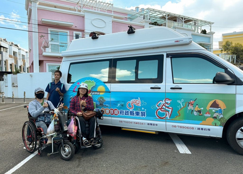  全台唯一身障旅遊服務　屏東復康巴士3年載6,500人次走進風景