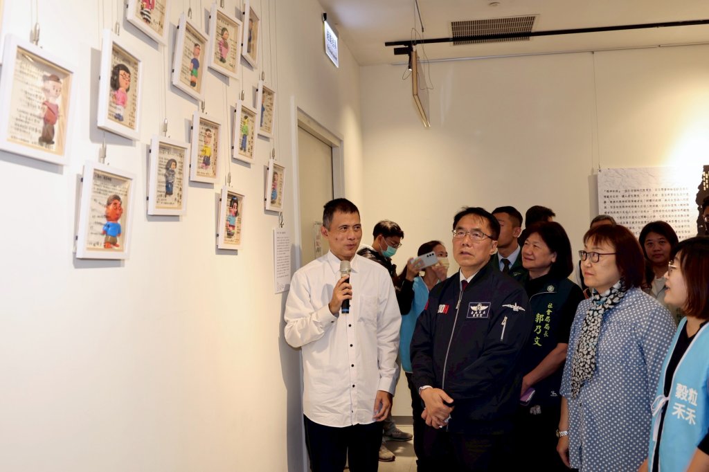 黃偉哲參觀知南會所藝術展 力挺精障者創作韌性 期盼社會接納零距離