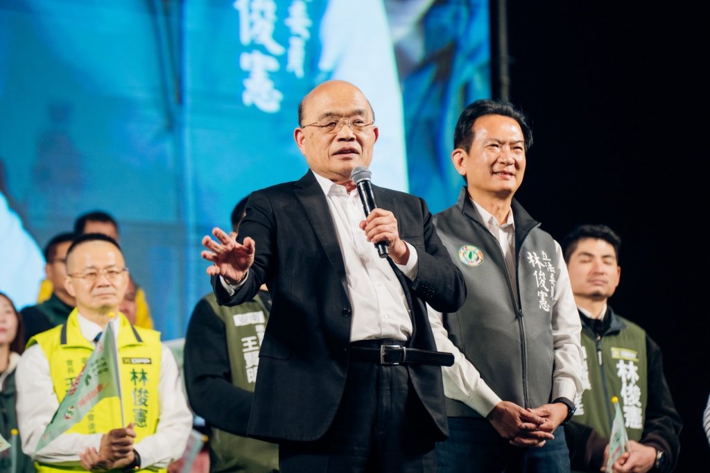 前行政院長蘇貞昌現身力挺 林俊憲直搗對手本命區辦造勢 超過兩萬鄉親不畏寒冷相挺