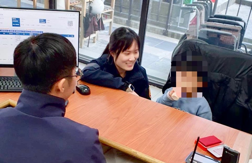 母親走失孝子心慌報案　海山警不負孝子心10分鐘找到人