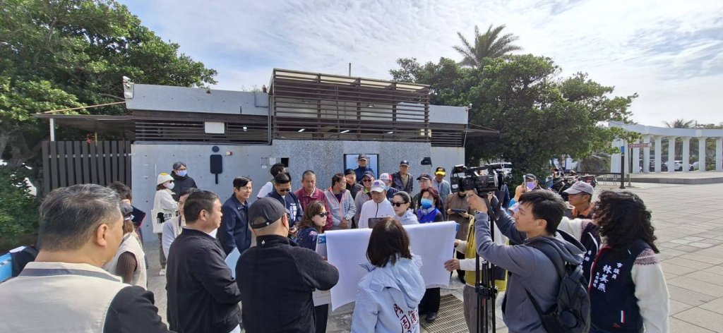 台南市議會建設委員會勘查黃金海岸船屋周邊設施