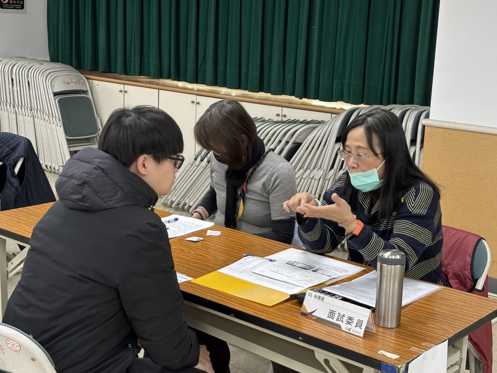 黃偉哲推史上最長寒假工讀計畫 27個職缺吸引近150人面試