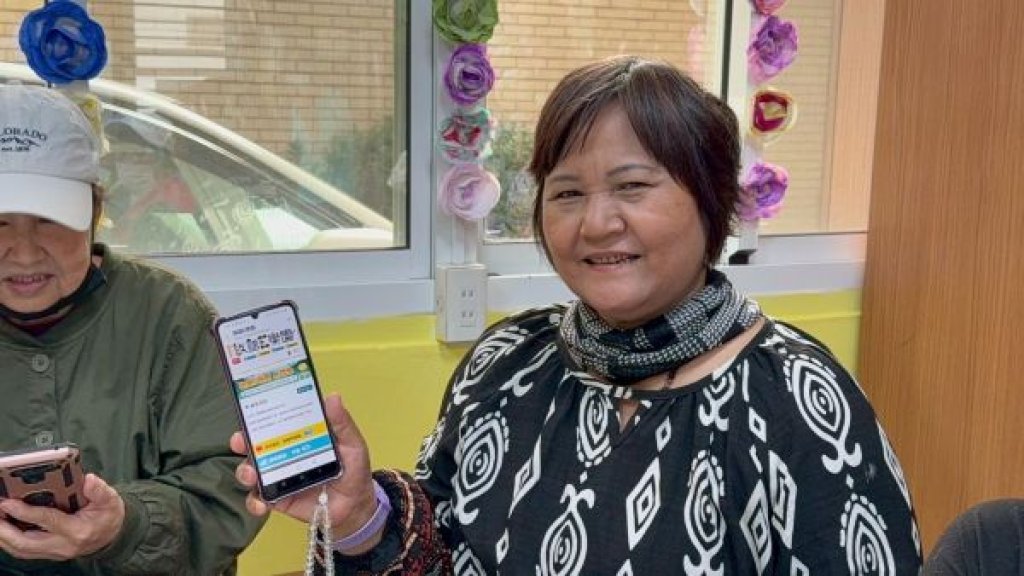 高雄原民長者組團報考族語認證 照服員帶隊陪練口說 筆試  展現活到老學到老精神