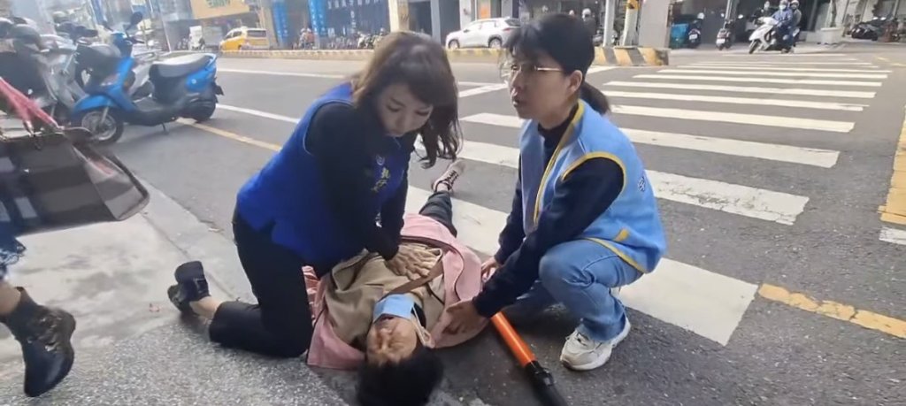 宇慶文教基金會寒天送暖 參加婦人突OＣＨＡ 童小芸施以ＣＰＲ救回一命　