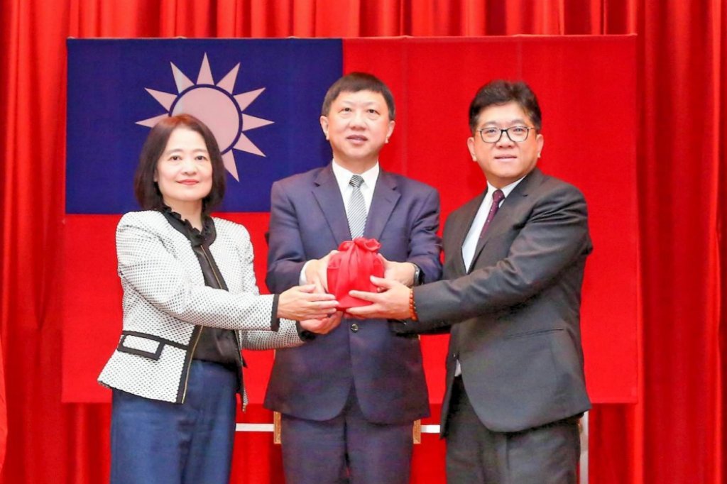 榮陞接任桃園郵局局長　吳進益：秉持「傳承、穩健、創新」精神提供優質多元及便民的郵政服務