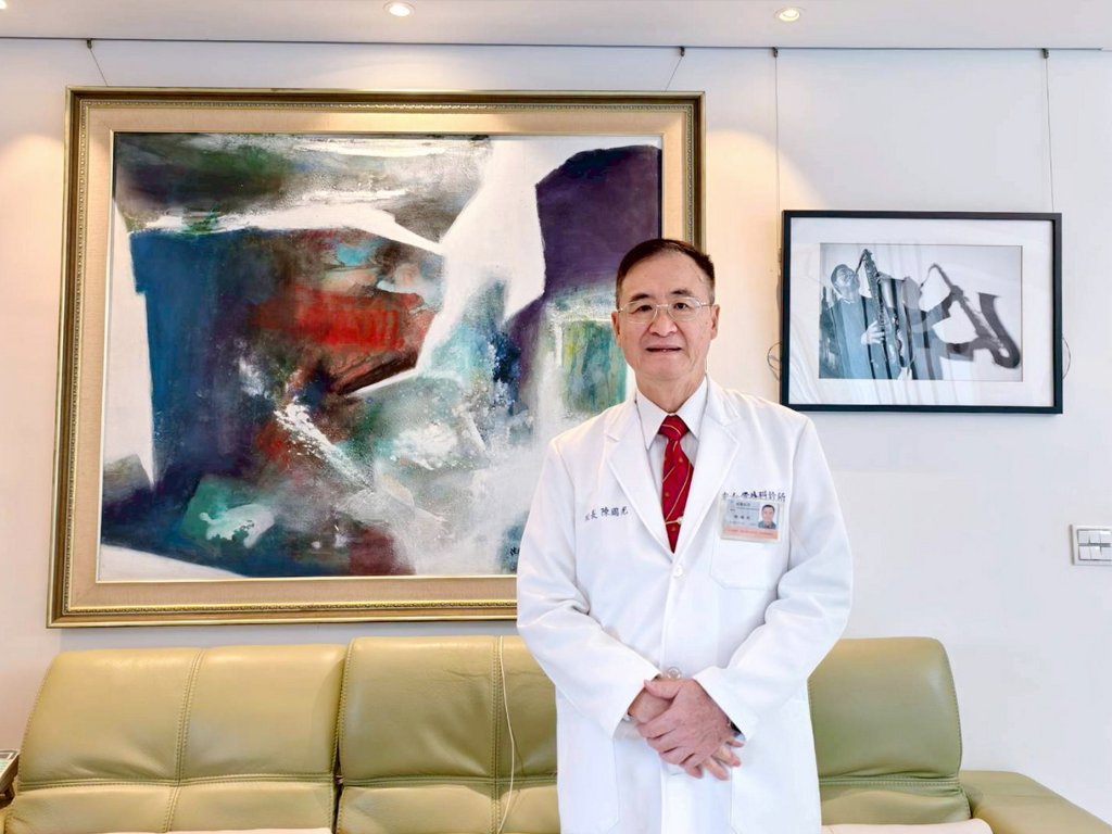 醫者仁心築方舟  陳國光榮獲醫療奉獻獎  於中市北屯打造人文療癒殿堂
