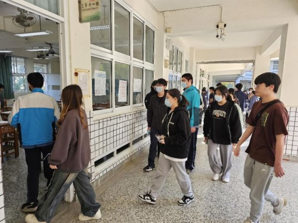 115學測第02天  高雄三考區試務訊息進行英文、國綜、國寫3考科
