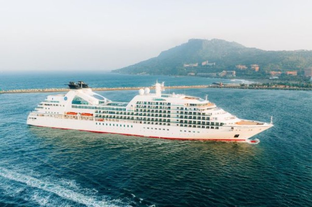  高雄港迎接2026年首艘首航郵輪  三井海洋郵輪富士號率先登場