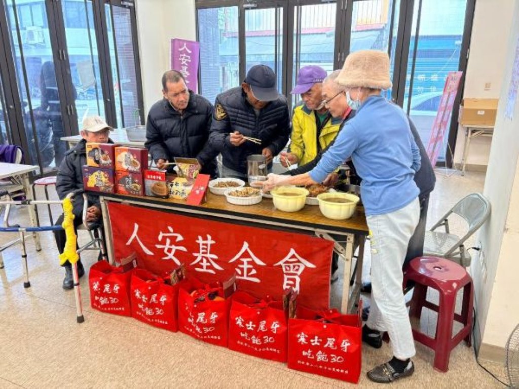   寒流來襲送暖不間斷，急尋「愛心超人」